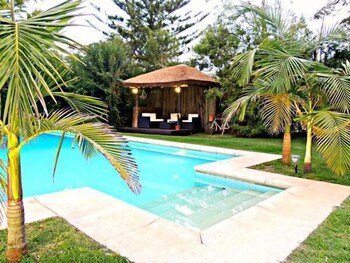 Petit Chateau Hotel Boutique