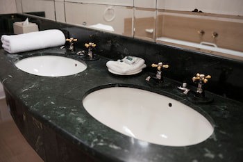 Redlands Hotel