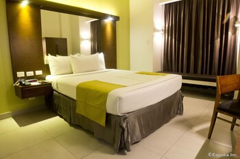 Microtel By Wyndham Acropolis