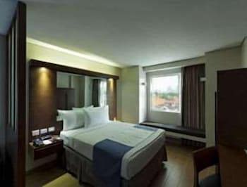 Microtel By Wyndham Acropolis