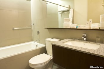 Microtel By Wyndham Acropolis