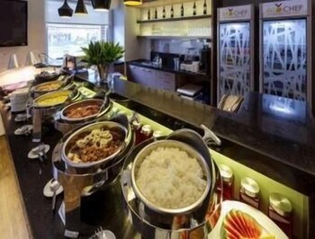 Microtel By Wyndham Acropolis