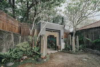 Alam Bidadari Seminyak Villas