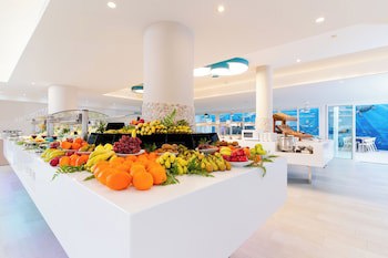 Hovima La Pinta Beachfront Family Hotel