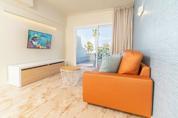 Hovima La Pinta Beachfront Family Hotel