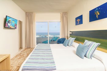 Hovima La Pinta Beachfront Family Hotel