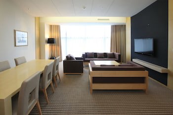 High1 Grand Hotel Convention Tower