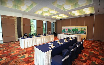 High1 Grand Hotel Convention Tower