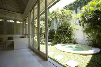 Artemis Villa And Hotel