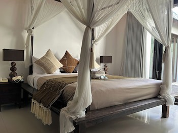 Artemis Villa And Hotel