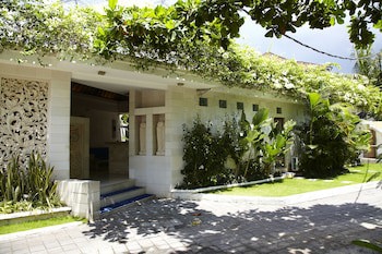 Artemis Villa And Hotel
