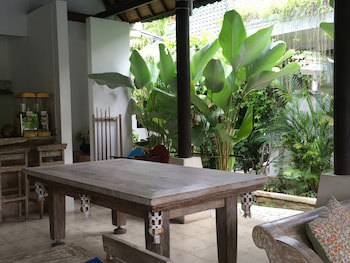 Artemis Villa And Hotel
