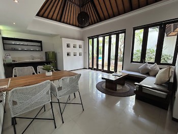 Artemis Villa And Hotel