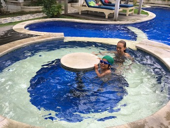 Artemis Villa And Hotel