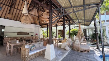 Artemis Villa And Hotel