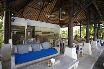 Artemis Villa And Hotel