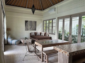 Artemis Villa And Hotel