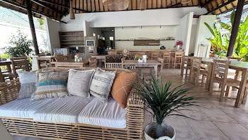 Artemis Villa And Hotel