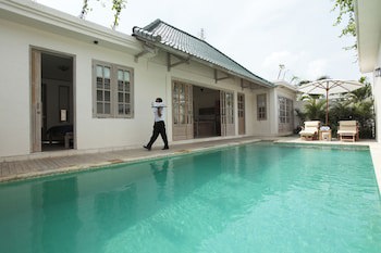 Artemis Villa And Hotel