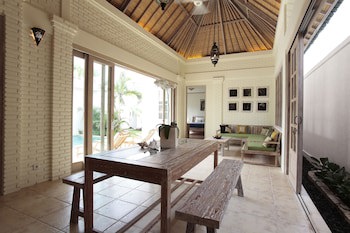 Artemis Villa And Hotel