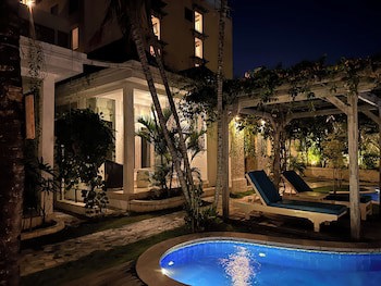 Artemis Villa And Hotel