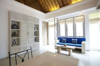 Artemis Villa And Hotel