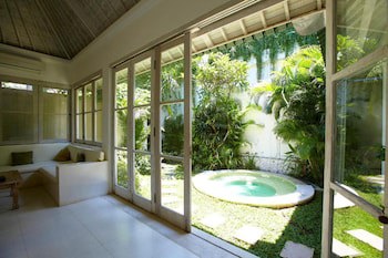 Artemis Villa And Hotel