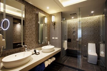 Graceland Khao Lak Hotel And Resort - Adults Only
