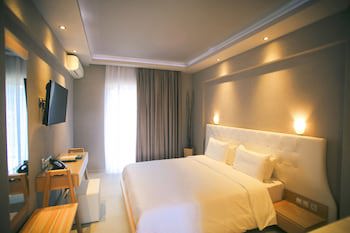 Royal Hotel and Suites fotoğrafı