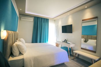 Royal Hotel and Suites galeri fotoğrafı