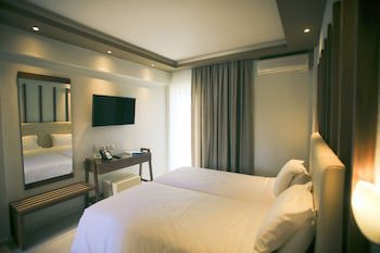 Royal Hotel and Suites fotoğrafı
