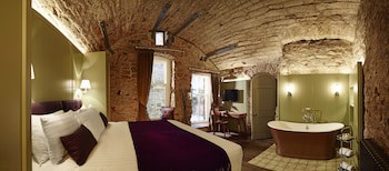 Cheval Old Town Chambers