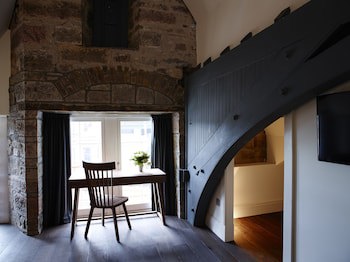 Cheval Old Town Chambers