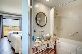 Guam Plaza Resort