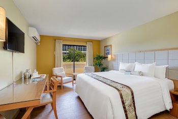 Guam Plaza Resort