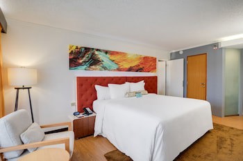 Guam Plaza Resort