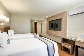 Guam Plaza Resort