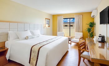 Guam Plaza Resort