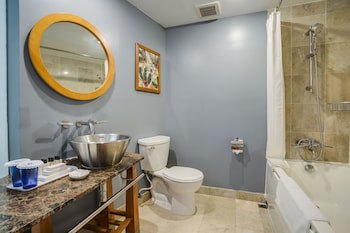 Guam Plaza Resort