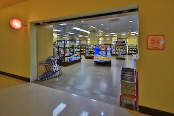Guam Plaza Resort