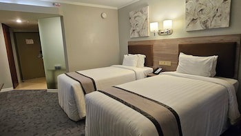 Guam Plaza Resort