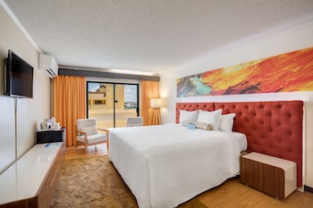 Guam Plaza Resort