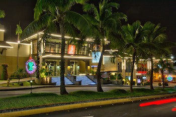 Guam Plaza Resort
