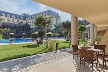 Renaissance Cairo Mirage City Hotel