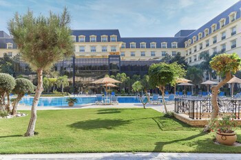 Renaissance Cairo Mirage City Hotel