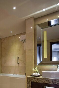 Renaissance Cairo Mirage City Hotel