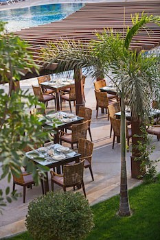 Renaissance Cairo Mirage City Hotel