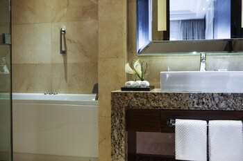 Renaissance Cairo Mirage City Hotel