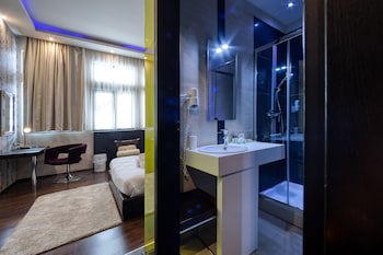 Gallery Art Hotel