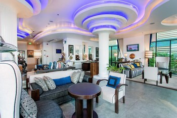 Wave Hotel Pattaya